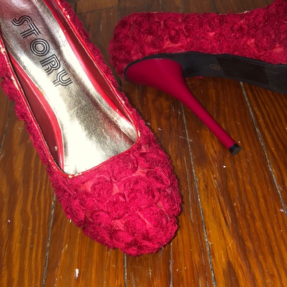 Red Heels - Picture 5 of 8